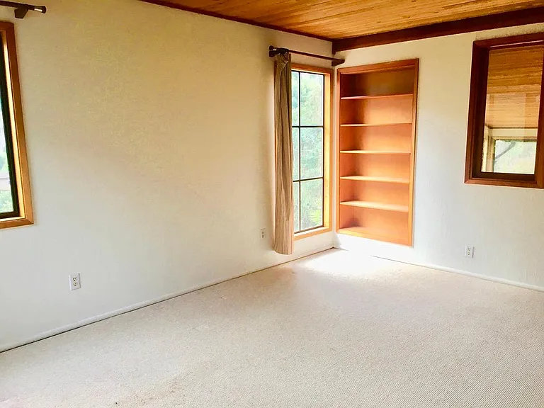 6445 Thornhill Dr — Photo 9
