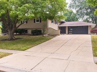 100 Riss Dr, Normal, IL 61761