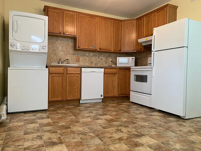 113 Hawke St — Photo 3