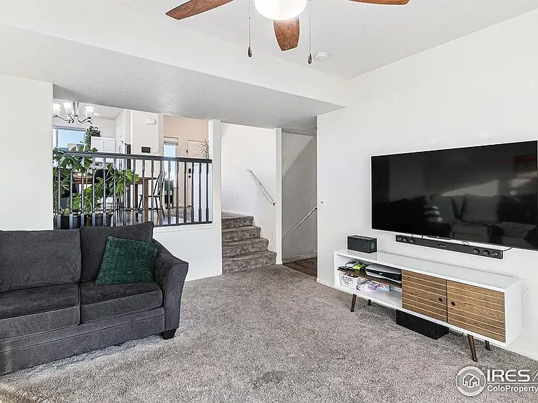 985 Axis Dr — Photo 11