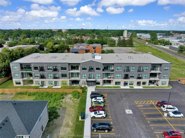 175 Churchill Park Rd #216, Chatham Kent, ON N7M 6M2