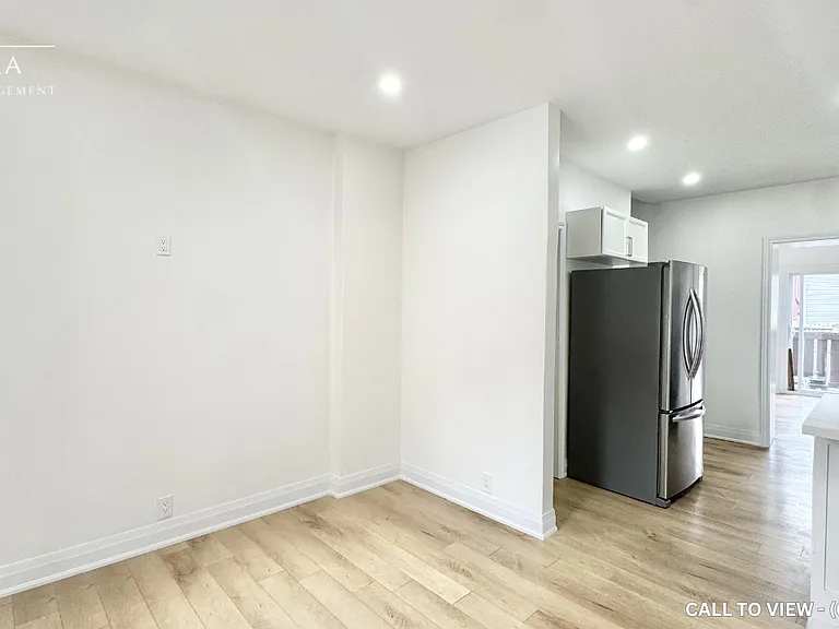 126 Evans St — Photo 4