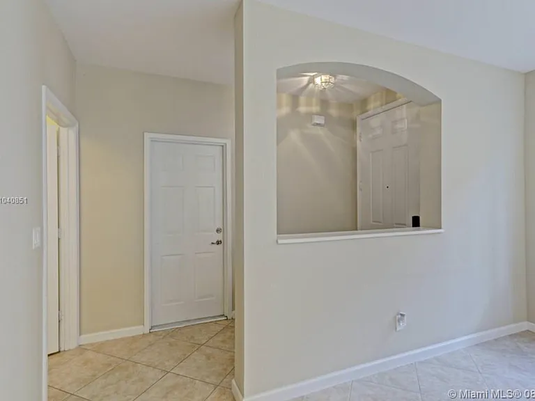 3211 Scarletta Dr — Photo 5