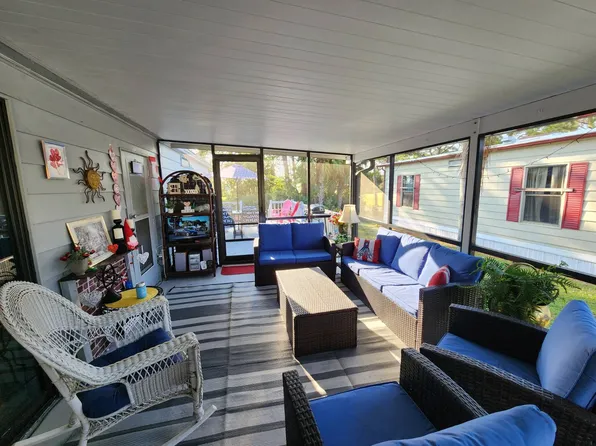 18 Ecuador Way, Fort Pierce, FL 34951