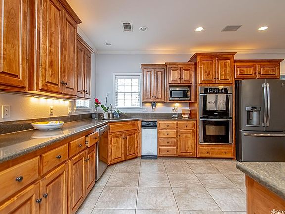 4th image of 1722 Royal Oaks Dr