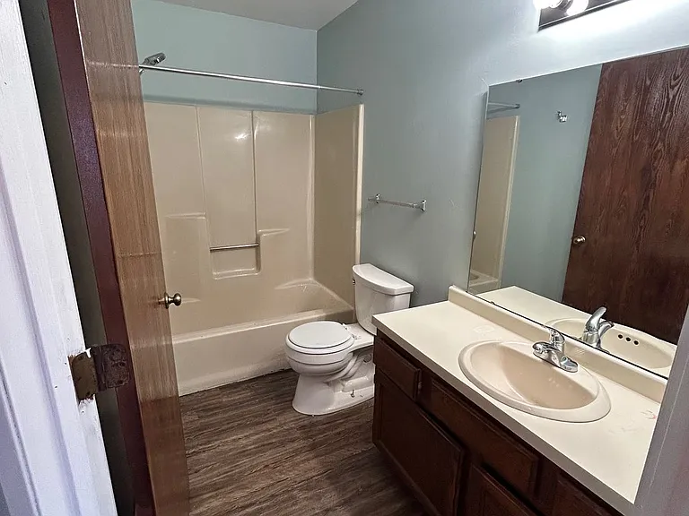 600 Tower Rd — Photo 5