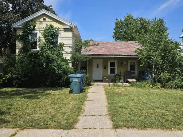 128 6th Ave, Baraboo, WI 53913