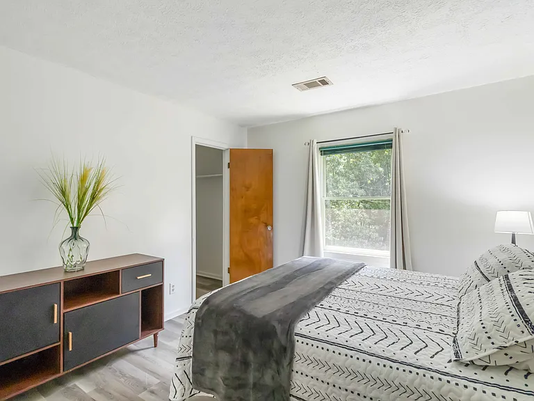 3345 Sharon Cir — Photo 28
