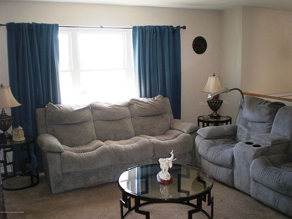 4th image of 1318 Stanley Dr