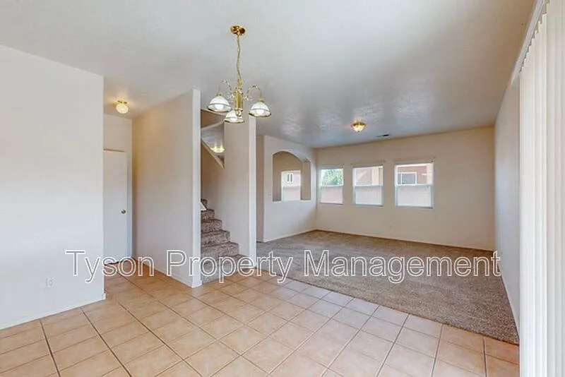 3 bed, 2.5 bath, 2105 sqft, $2,095 — Photo 4