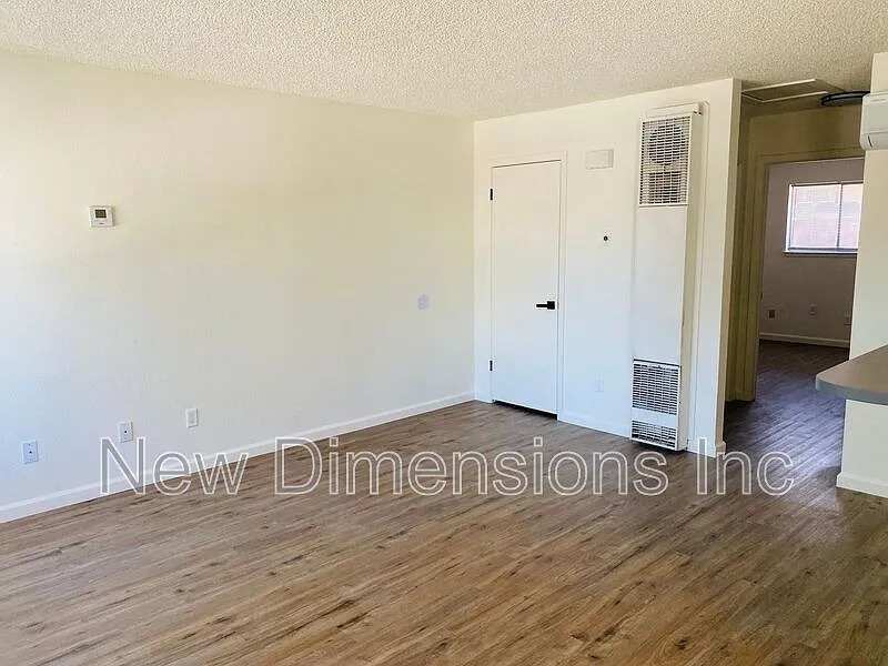 2 bed, 1.0 bath, 714 sqft, $1,350 — Photo 2