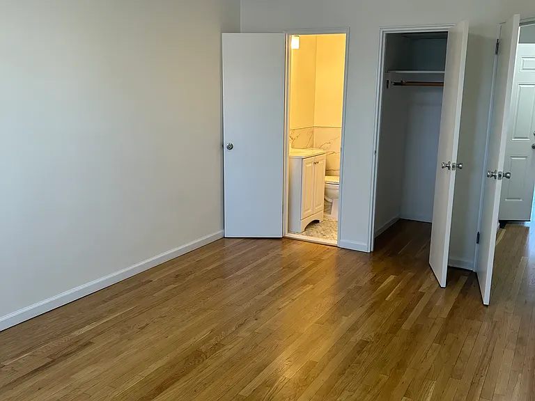 5811 83rd St — Photo 11