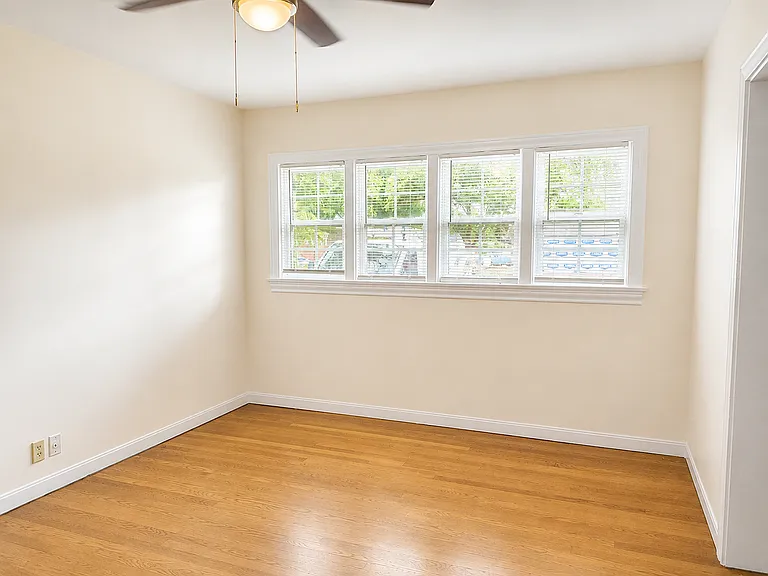 2111 Live Oak St — Photo 10