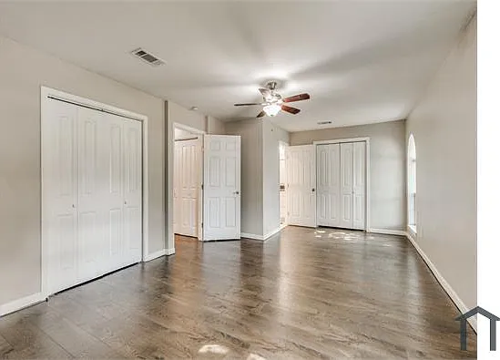 560 NW Douglas St — Photo 11