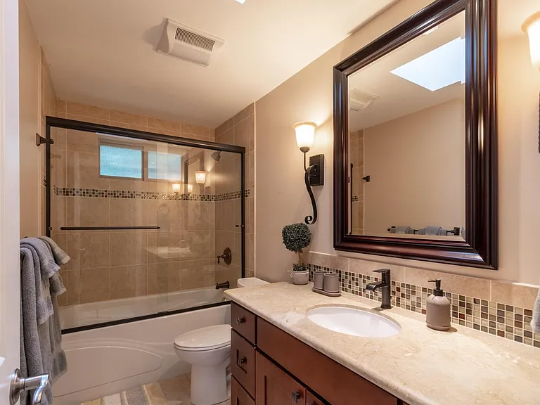 247 W Lake Sammamish Pkwy SE — Photo 10