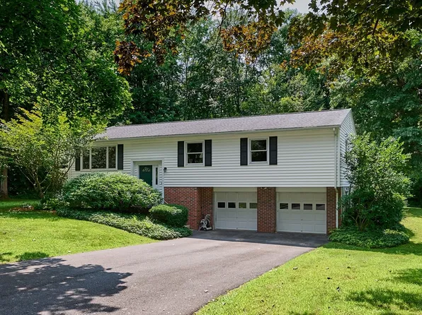 21 Atwater Cir, Amherst, MA 01002