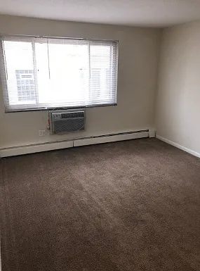 114 South — Photo 11