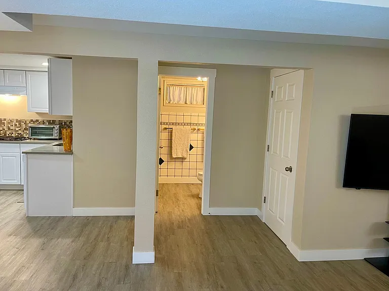 1109 N Jackson St — Photo 16