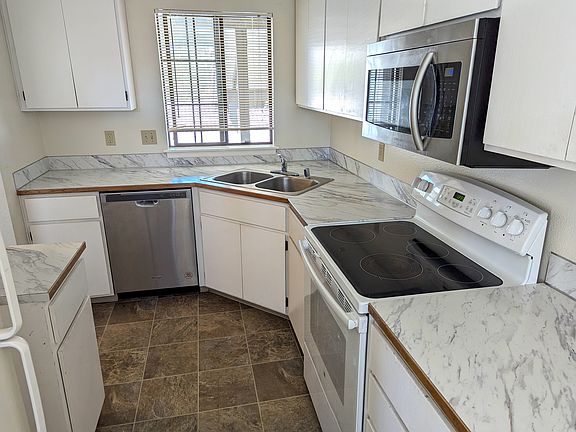 5th image of 3725 S Orchard St APT 4