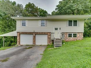 22 Sparrow Ln, Ringgold, GA 30736