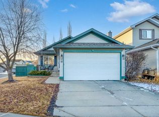 117 E Rocky Ridge Lndg NW, Calgary, AB T3G 4H5