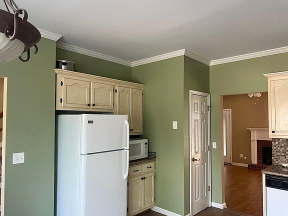 Another view of kitchen