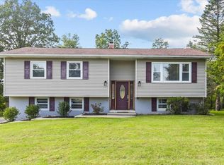 6 Disco Dr, Middletown, NY 10941