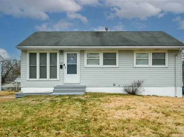 240 Presley Dr, Saint Louis, MO 63137