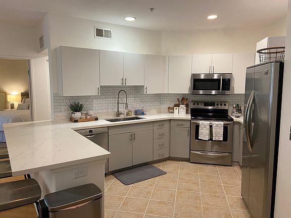 2nd image of 1501 Front St Unit 329