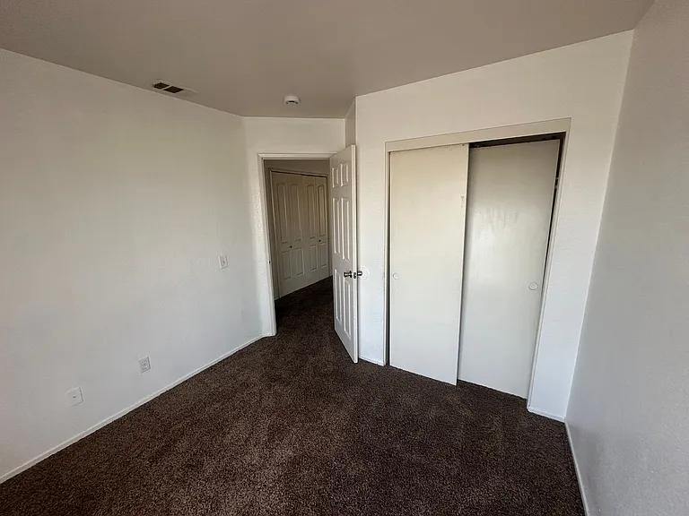 470 Westminster Pl — Photo 9