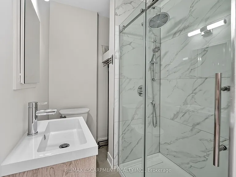 13 Main St W #2 — Photo 11