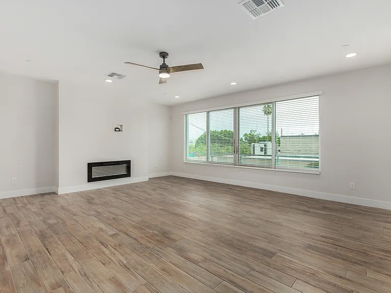 4525 N 40th St #8 — Photo 7