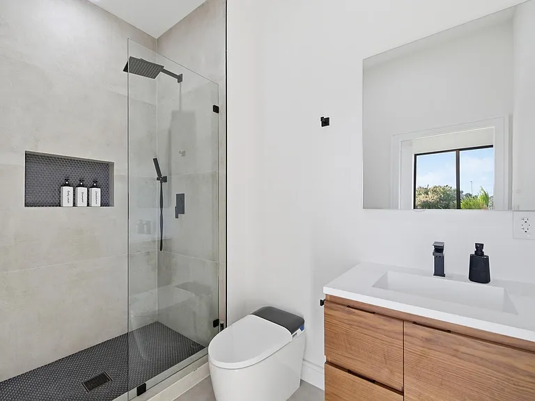 1308 Avocado Isle — Photo 32