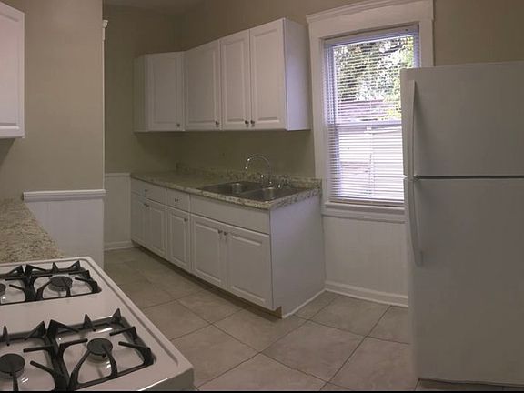 3rd image of 1182 Warren Rd