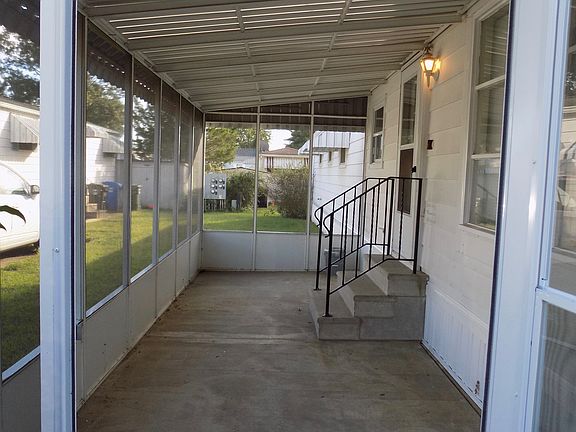 Screened in patio