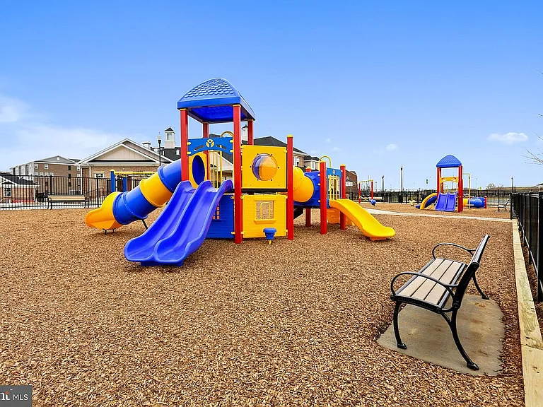 4901 Forest Pines Dr — Photo 45