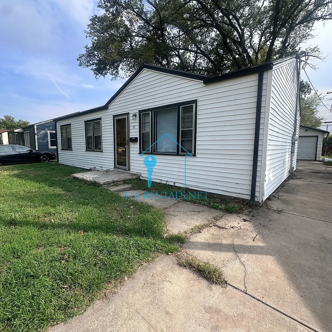 $1200- 3 bed 1 bath - Single Family Home — Photo 2