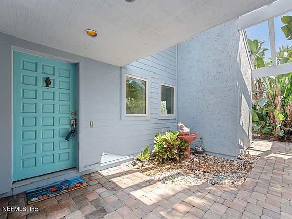 3rd image of 116 LAKE JULIA Drive N