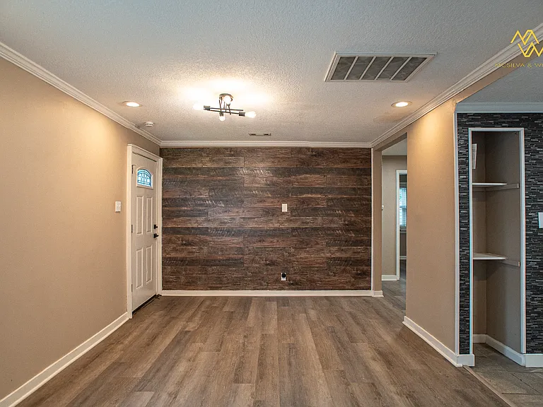 6315 S Benton Ave — Photo 5