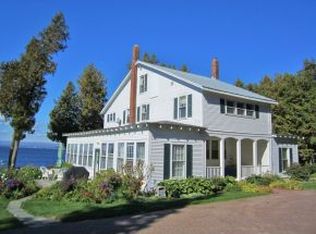 29 W Shore Rd, Grand Isle, VT 05458