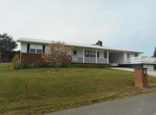 208 Circle Dr, Wartburg, TN 37887