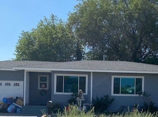 207 W Van Koevering St, Rialto, CA 92376