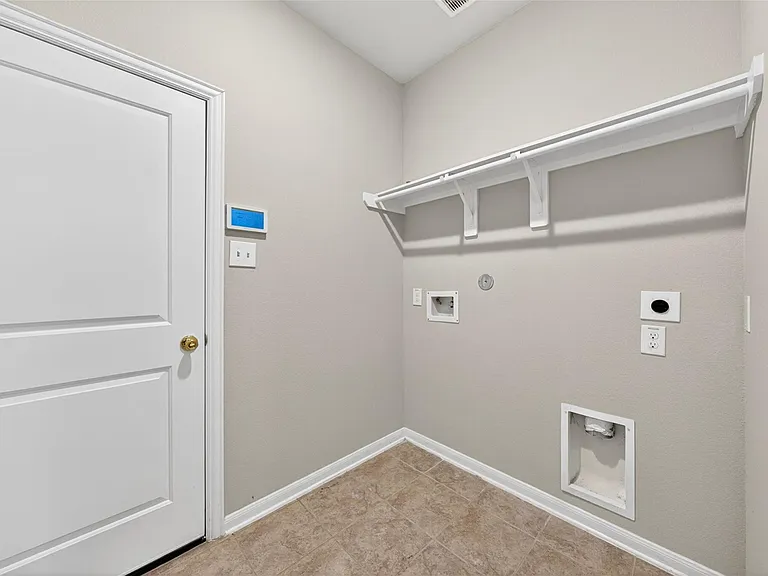 2429 Abbot Brook Dr — Photo 32