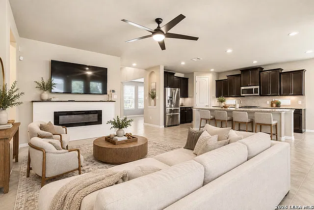 4 bed, 2.5 bath, 2809 sqft, $2,700 — Photo 4