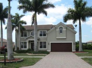 2255 Grove Dr, Naples, FL 34120