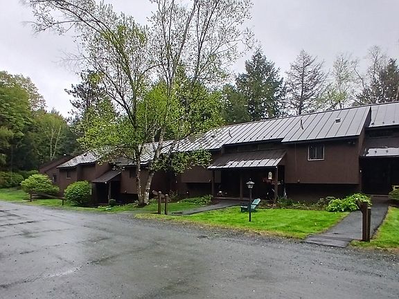 2nd image of 253 Old Quechee Road #C