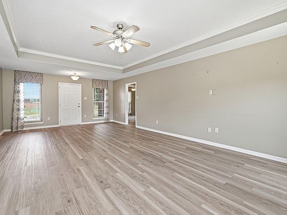 5th image of 41 Weatherwood Dr