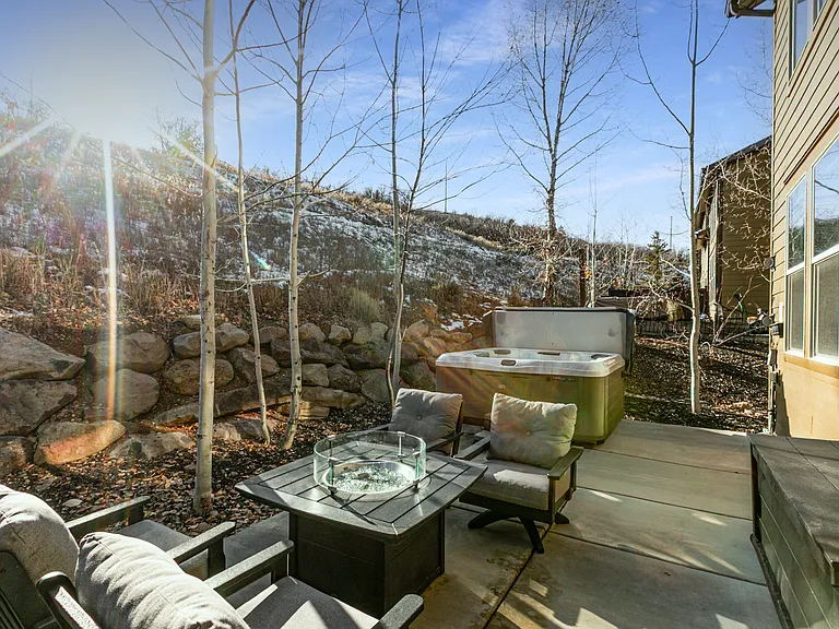 901 W Abigail Dr — Photo 36
