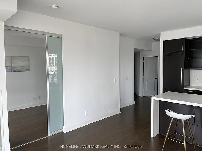 1080 Bay St #2510 — Photo 8