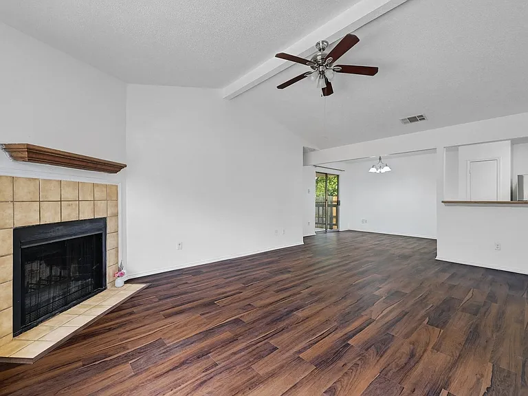 9601 Holly Springs Dr — Photo 16